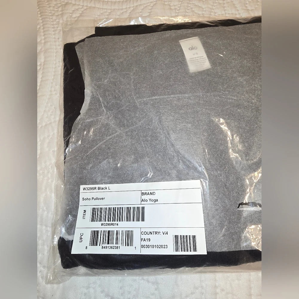 ALO Soho Pullover NWT Black Size L - Picture 5 of 8